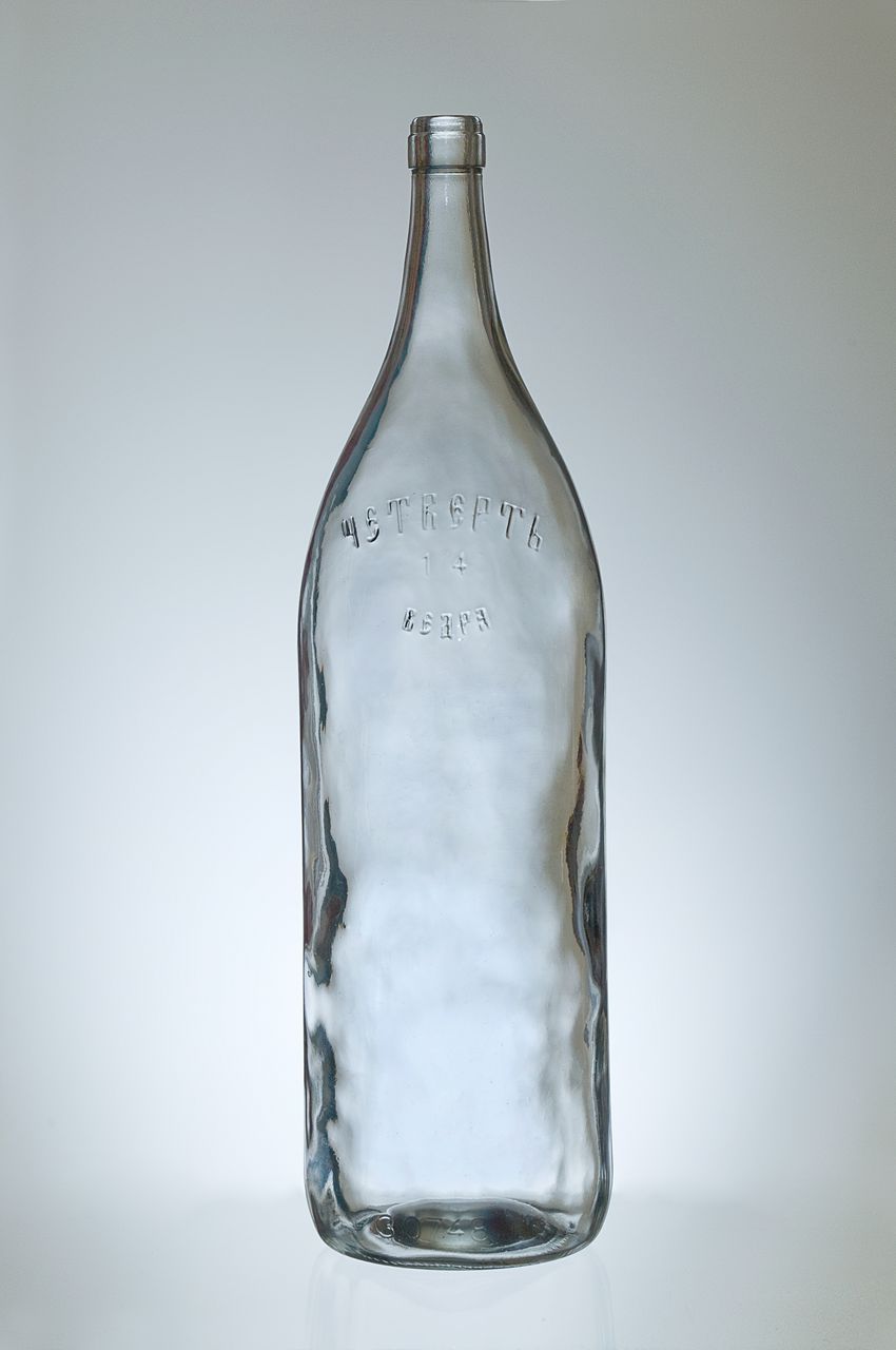 Бутылки стеклянные температура. Бутыль стеклянная четверть 3.075. Бутыль 3,075 л "четверть" с пробкой. Бутыль 3.075 л четверть прямоугольная. Бутыль русская четверть с пробкой 3.075.